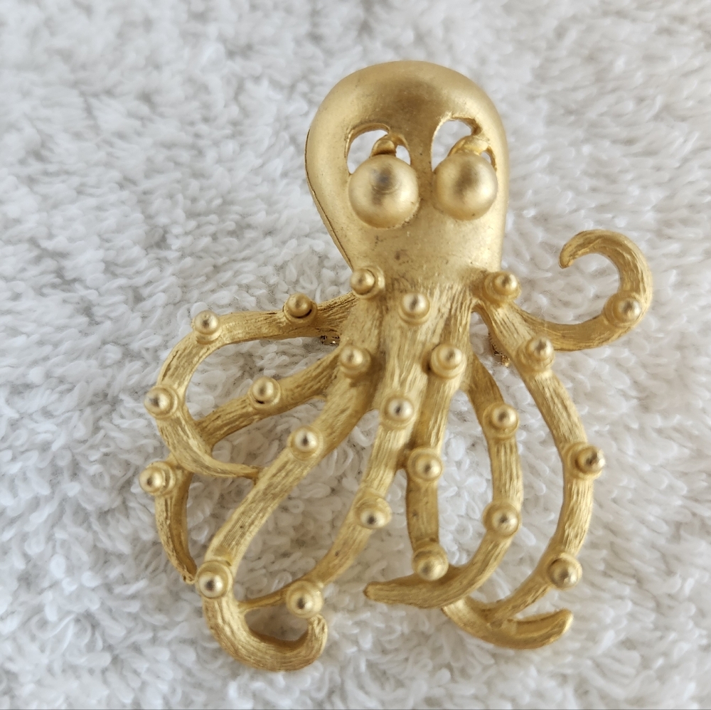👉*VTG* OCTOPUS PIN BROOCH ~FROSTED GOLD COLOR